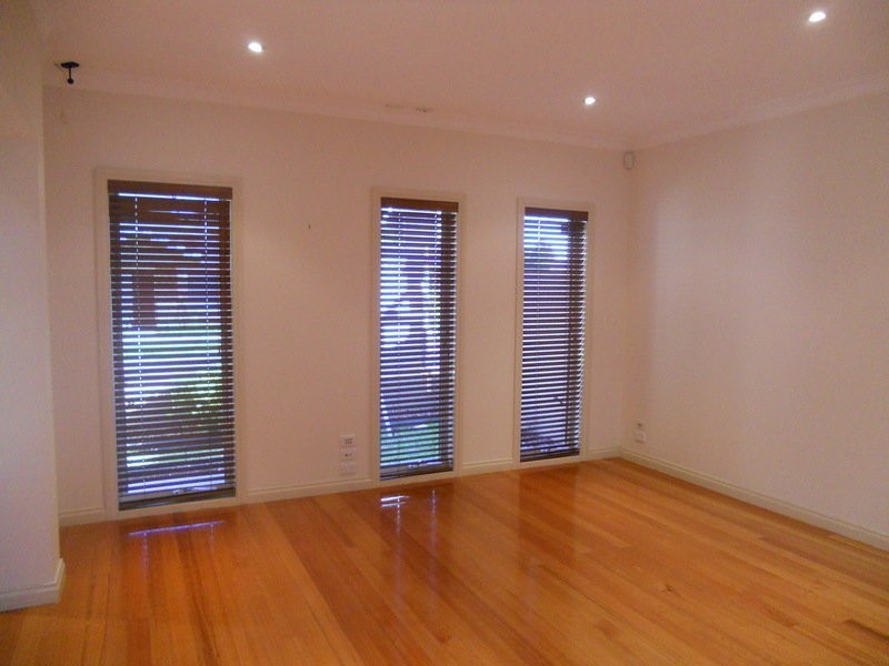 28 Paproth Grove, Altona North VIC 3025