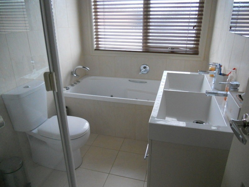 28 Paproth Grove, Altona North VIC 3025