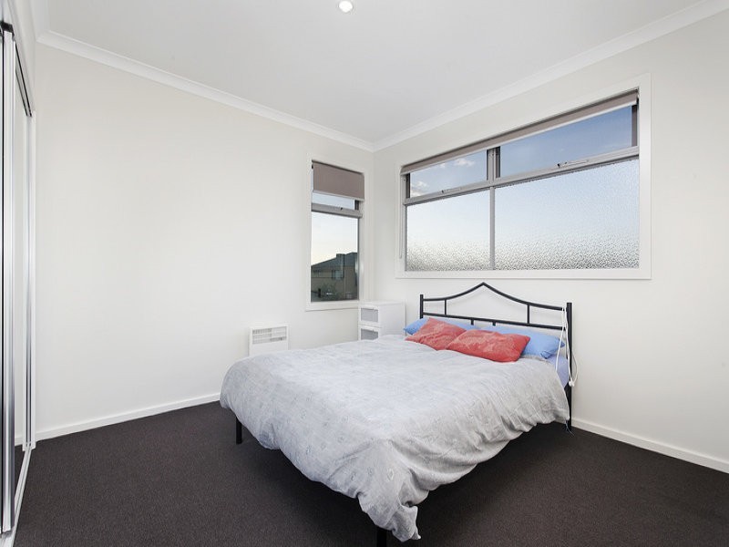 18 Mandrel Drive, Williams Landing VIC 3027