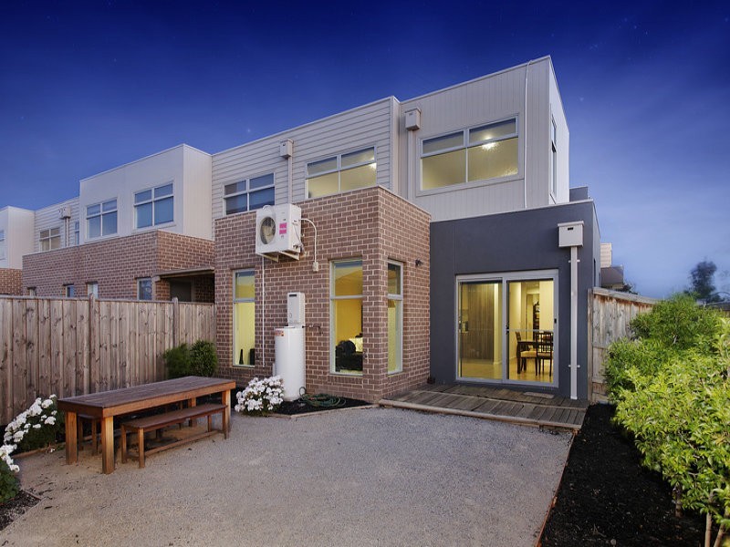 18 Mandrel Drive, Williams Landing VIC 3027