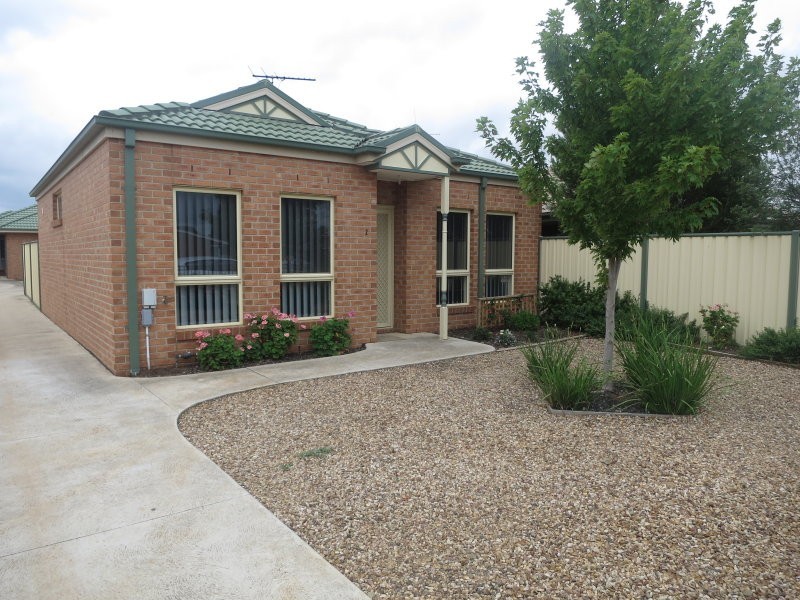 2/56 Henry Street, Melton VIC 3337