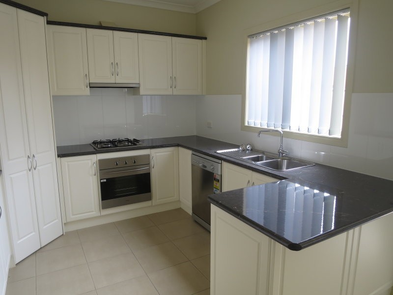 2/56 Henry Street, Melton VIC 3337