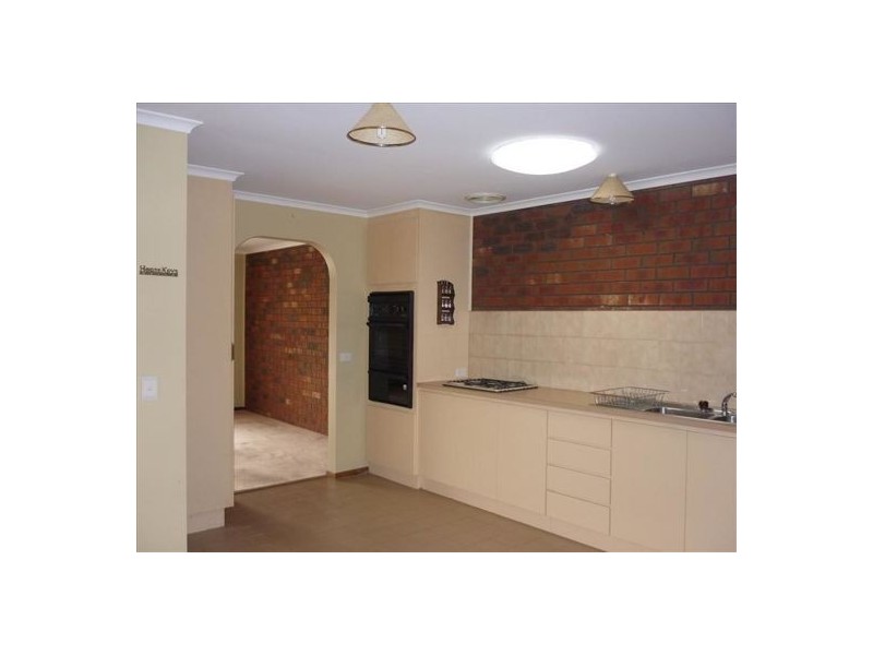 2/27 Bartlett Street, Hoppers Crossing VIC 3029