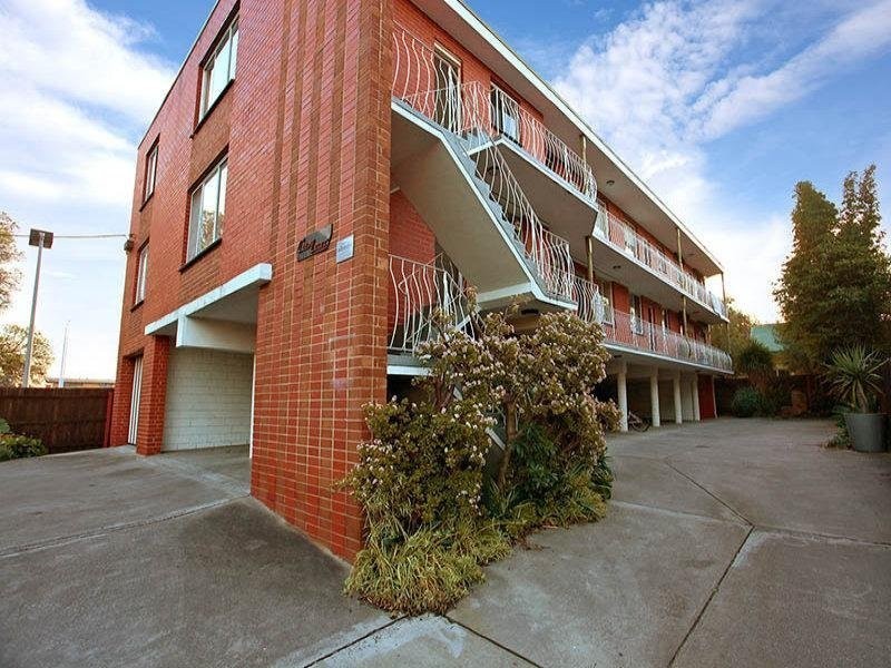 6/46 Geelong Road, Footscray VIC 3011