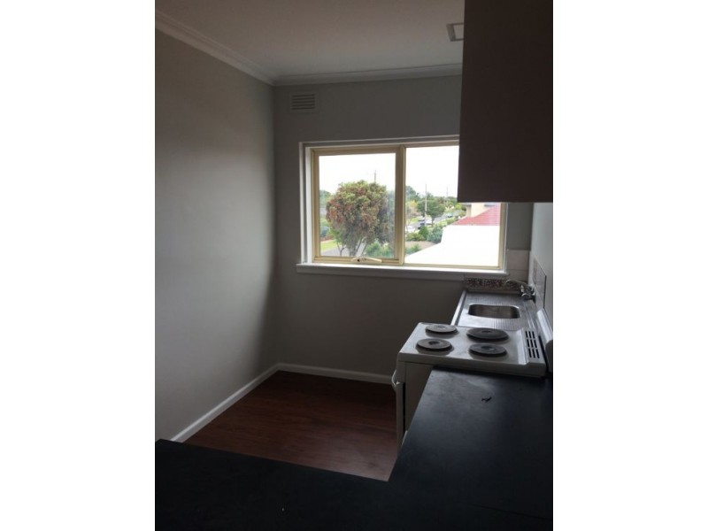 6/2 Stenhouse Avenue, Brooklyn VIC 3012