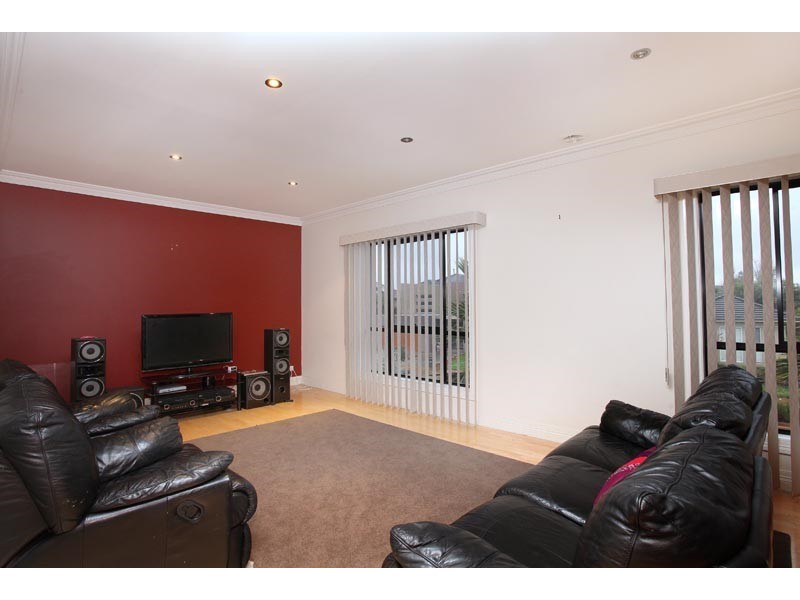 20 Eagleview Place, Sanctuary Lakes VIC 3030