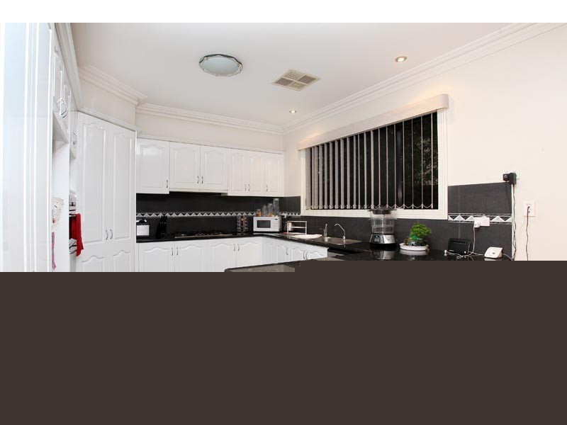 20 Eagleview Place, Sanctuary Lakes VIC 3030