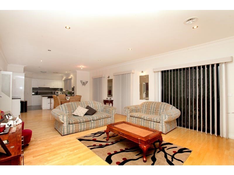 20 Eagleview Place, Sanctuary Lakes VIC 3030