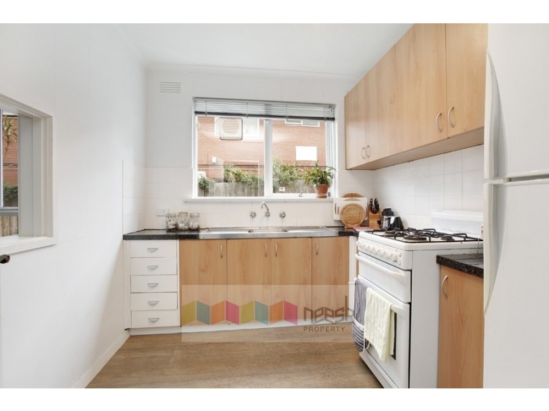 2/28 Melville Road, Brunswick West VIC 3055