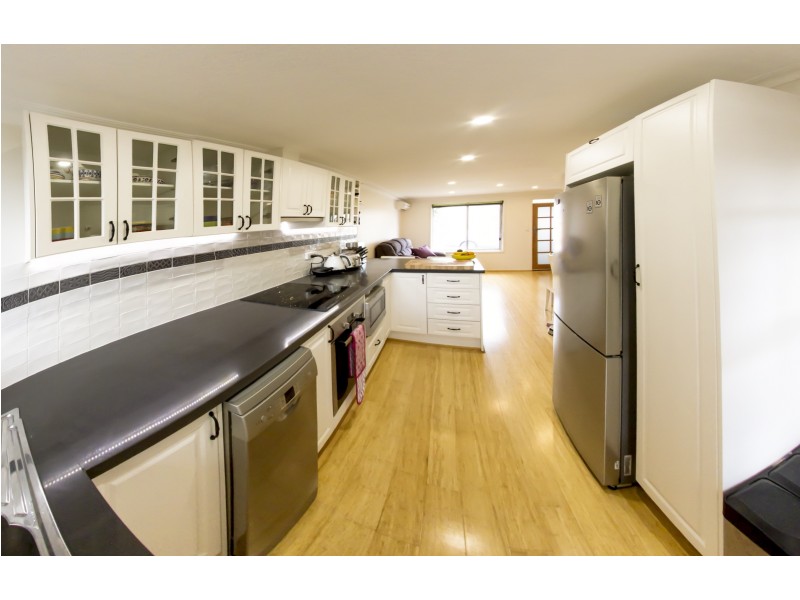 3/25 McBain Street, Altona VIC 3018