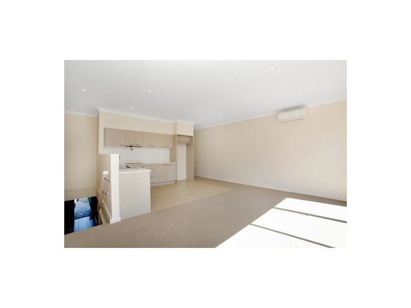 4/2 Ormond Road, West Footscray VIC 3012