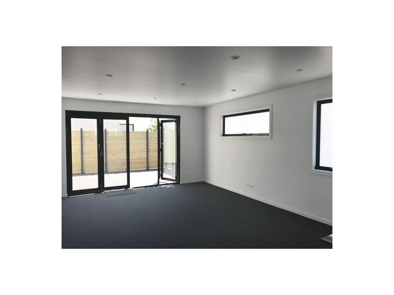 2/14 Bolingbroke Street, Pascoe Vale VIC 3044