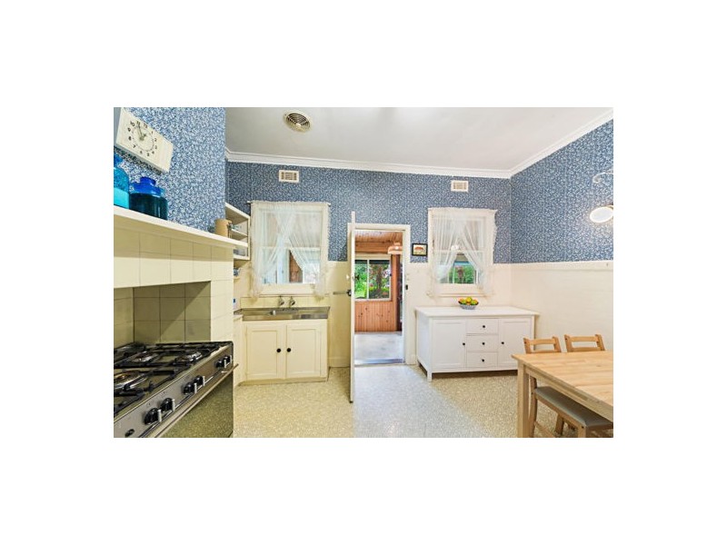 13 Marchant Avenue, Reservoir VIC 3073