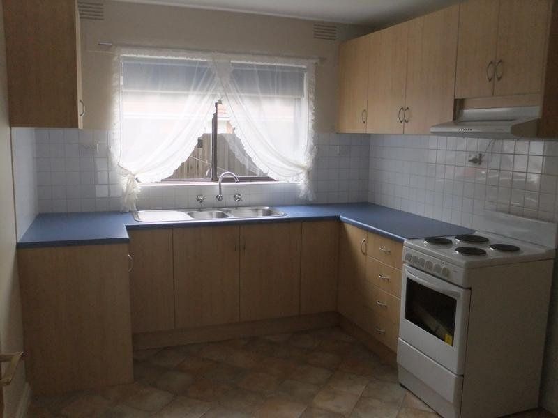 8/5 Robin Street, Altona VIC 3018