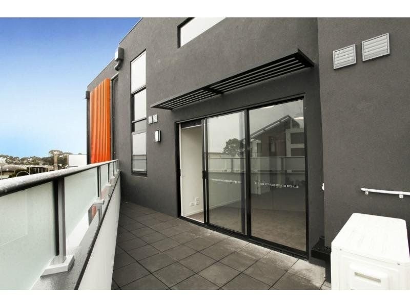 304/112 Pier Street, Altona VIC 3018