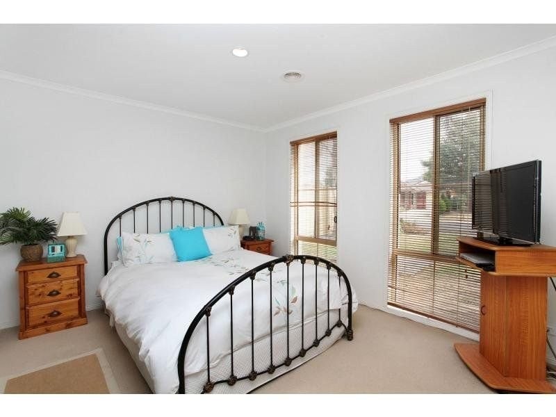 13 Dalkeith Drive, Point Cook VIC 3030