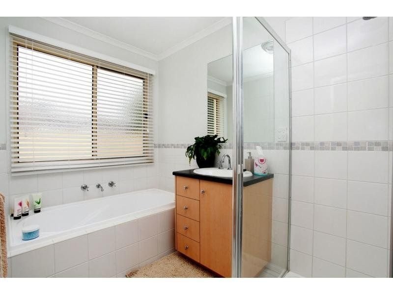13 Dalkeith Drive, Point Cook VIC 3030