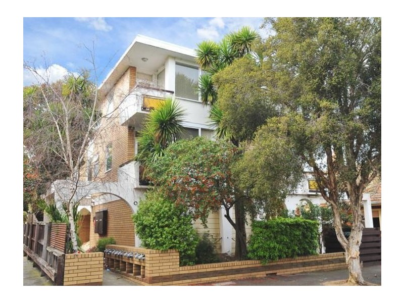8/1 Hartpury Avenue, Elwood VIC 3184