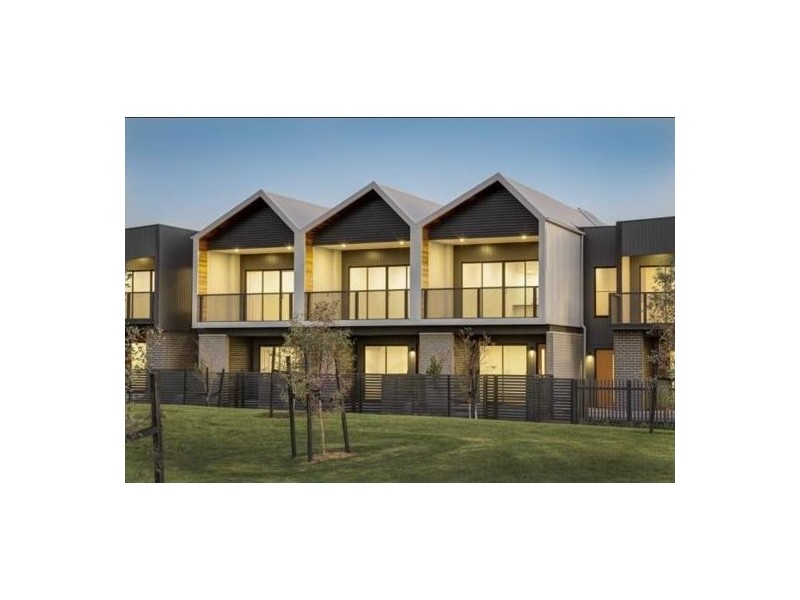 8 Flagship Way, Point Cook VIC 3030