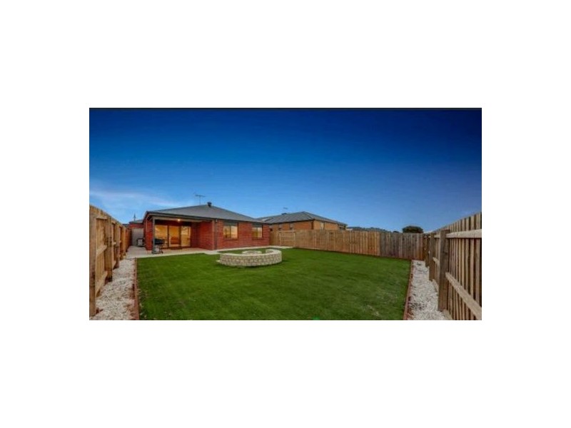 12 Eliza Park Drive, Melton South VIC 3338