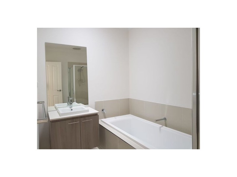 104 Sunnybank Drive, Point Cook VIC 3030