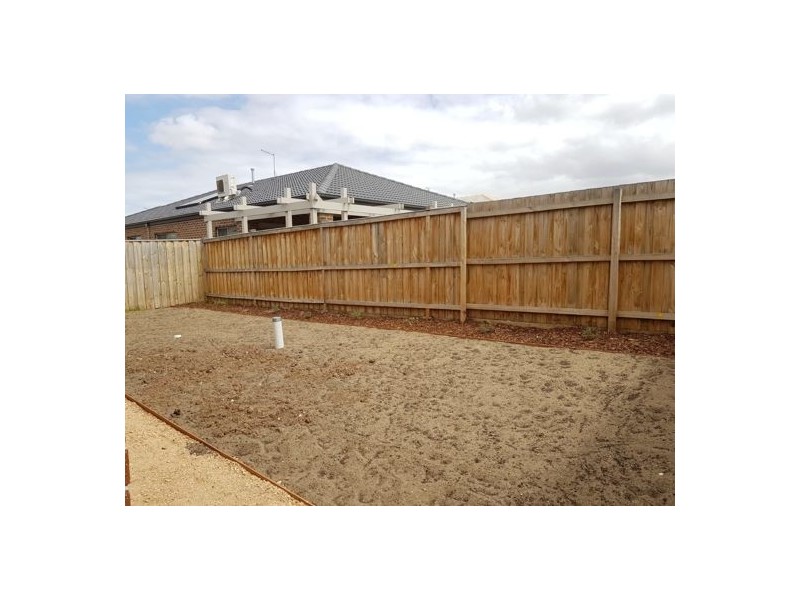 104 Sunnybank Drive, Point Cook VIC 3030