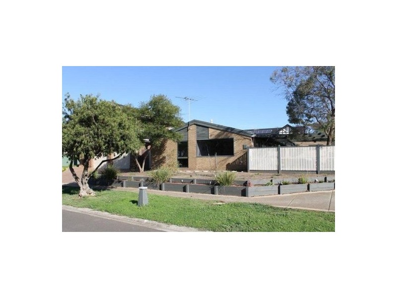 2 Ravenswood Court, Seabrook VIC 3028