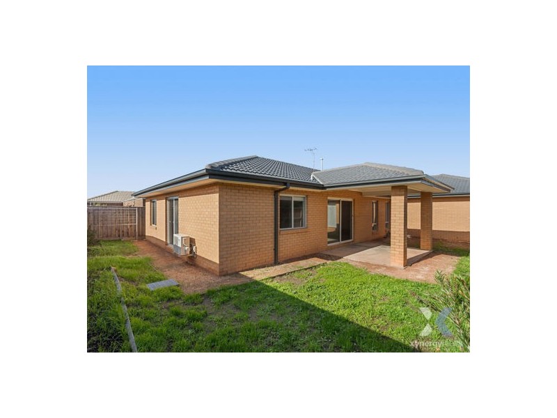 4 Sound Way, Point Cook VIC 3030