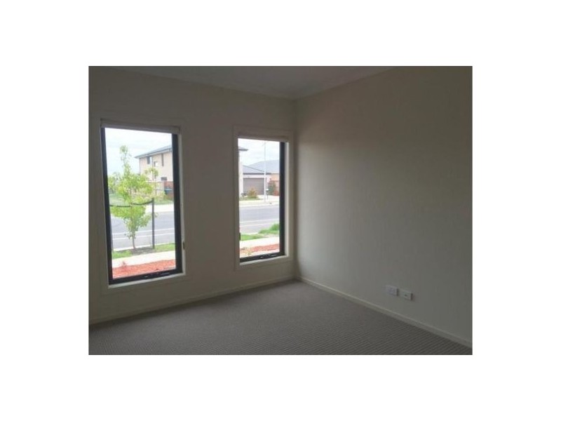 21 Bellevue Dr, Truganina VIC 3029