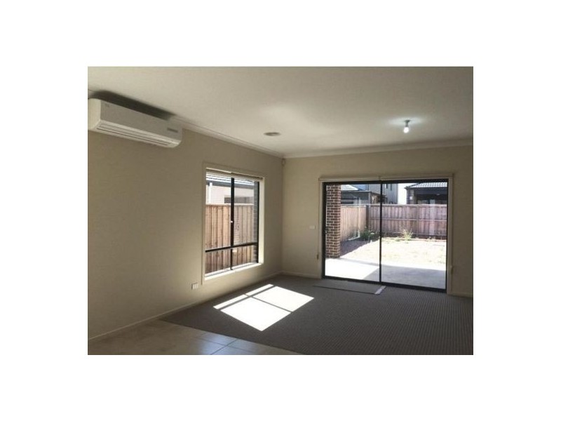 21 Bellevue Dr, Truganina VIC 3029