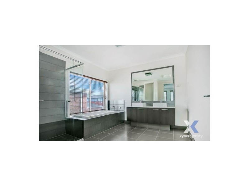 16 Ashcroft Avenue, Williams Landing VIC 3027