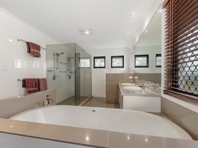 34 Bayswater Avenue, Varsity Lakes QLD 4227