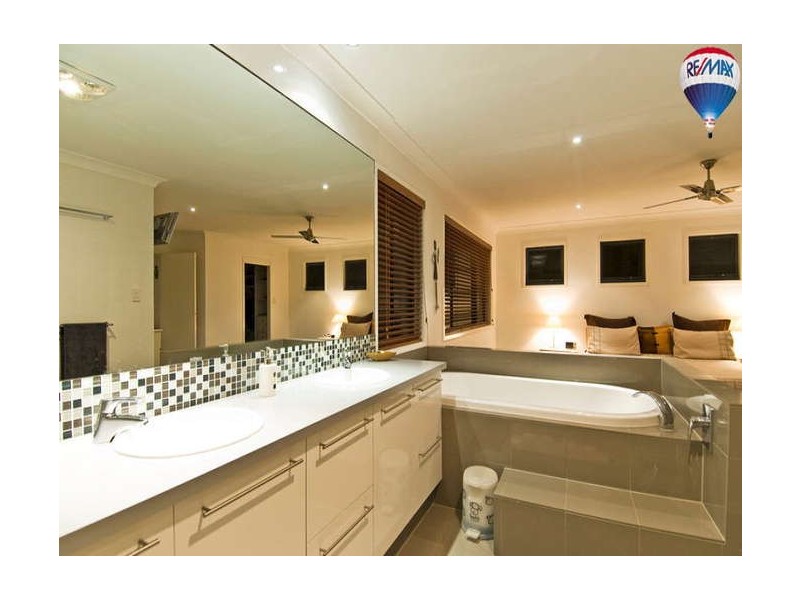 34 Bayswater Avenue, Varsity Lakes QLD 4227