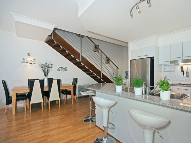 4/13 Ranier Crescent, Varsity Lakes QLD 4227