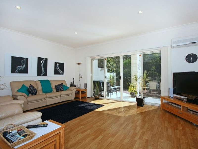 4/13 Ranier Crescent, Varsity Lakes QLD 4227