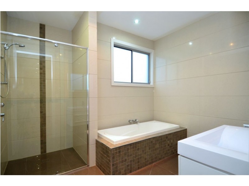 30 Tara Vista Boulevard, Highland Park QLD 4211