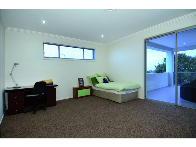 30 Tara Vista Boulevard, Highland Park QLD 4211