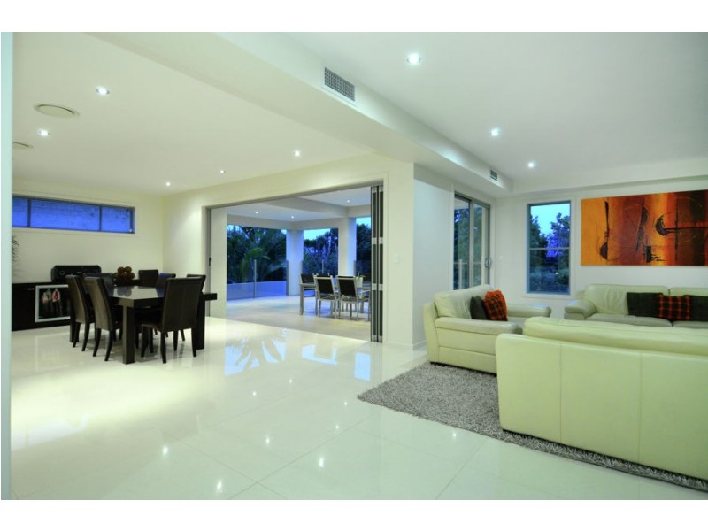 30 Tara Vista Boulevard, Highland Park QLD 4211