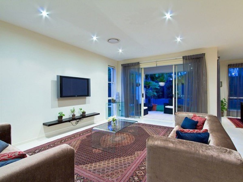 15 Port Peyra Crescent, Varsity Lakes QLD 4227