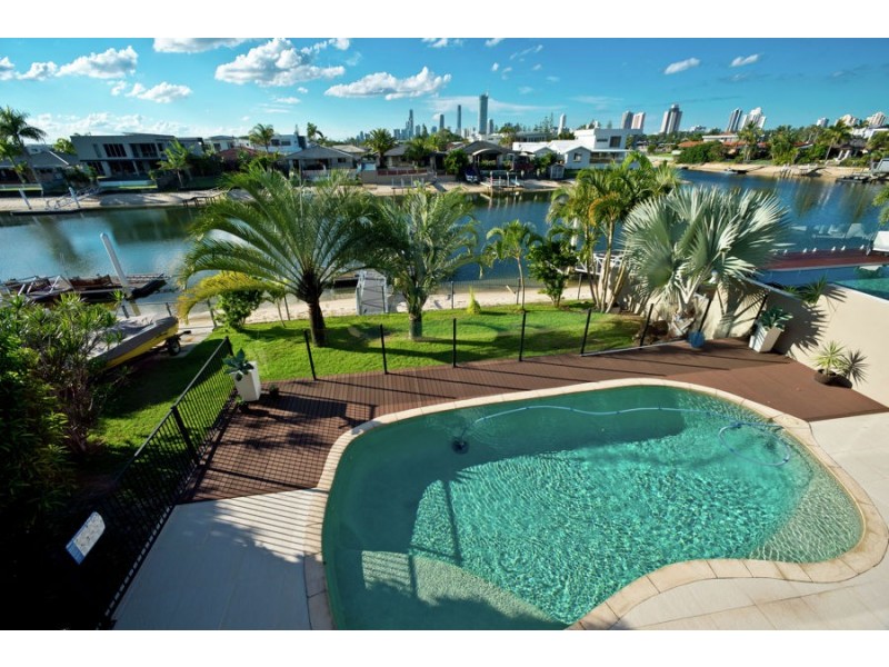 87 Te Peters Drive, Broadbeach Waters QLD 4218