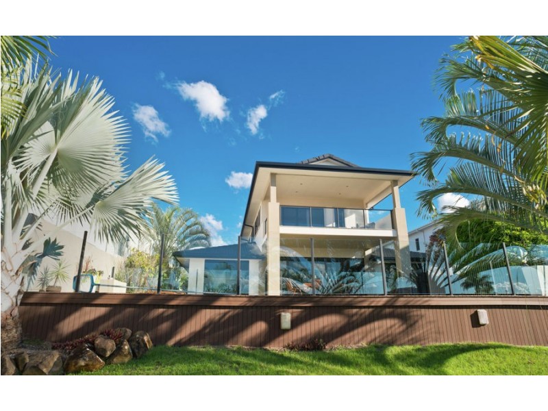 87 Te Peters Drive, Broadbeach Waters QLD 4218