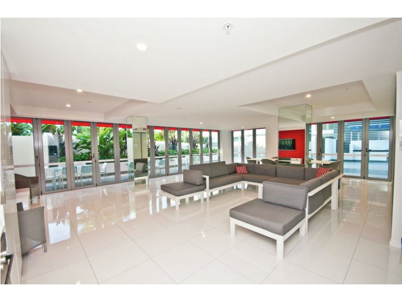 918/ 19 Imperial Parade, Labrador QLD 4215