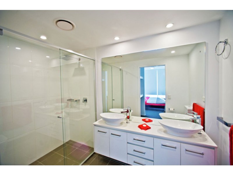 219/19 Imperial Parade, Labrador QLD 4215