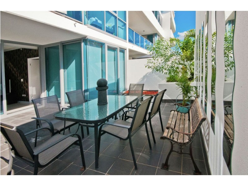 219/19 Imperial Parade, Labrador QLD 4215