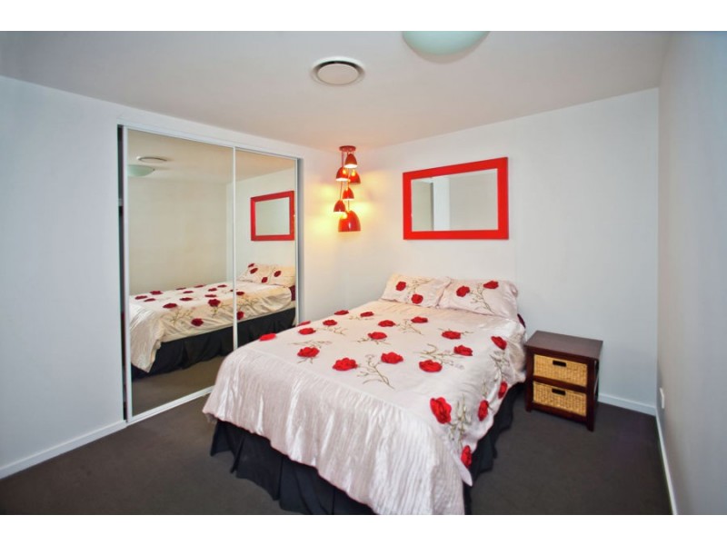 219/19 Imperial Parade, Labrador QLD 4215