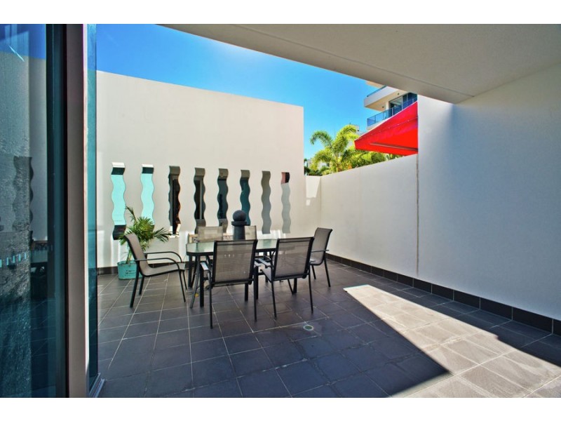 219/19 Imperial Parade, Labrador QLD 4215