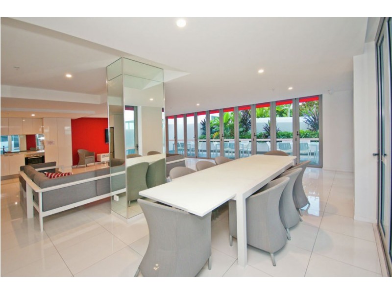 219/19 Imperial Parade, Labrador QLD 4215