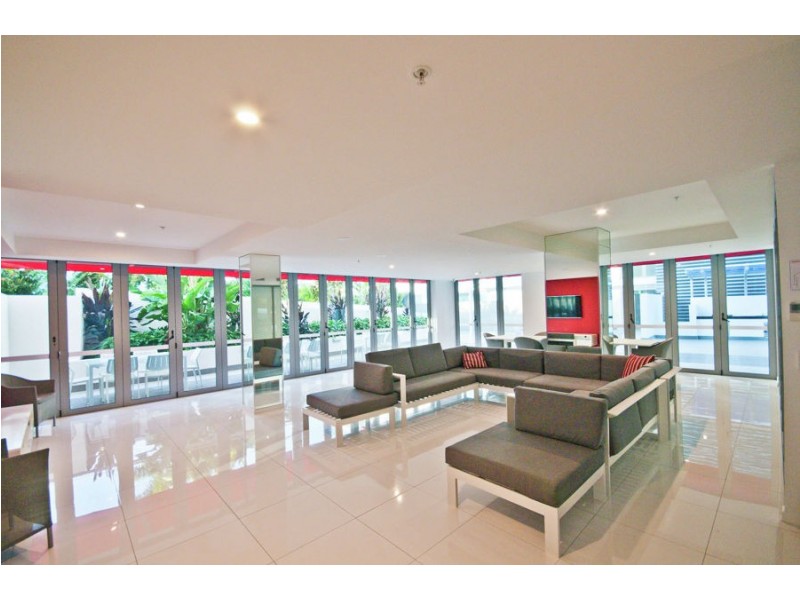 219/19 Imperial Parade, Labrador QLD 4215