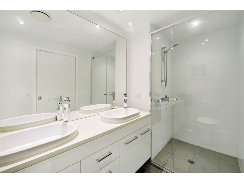 606 20 Labrador St, Labrador QLD 4215