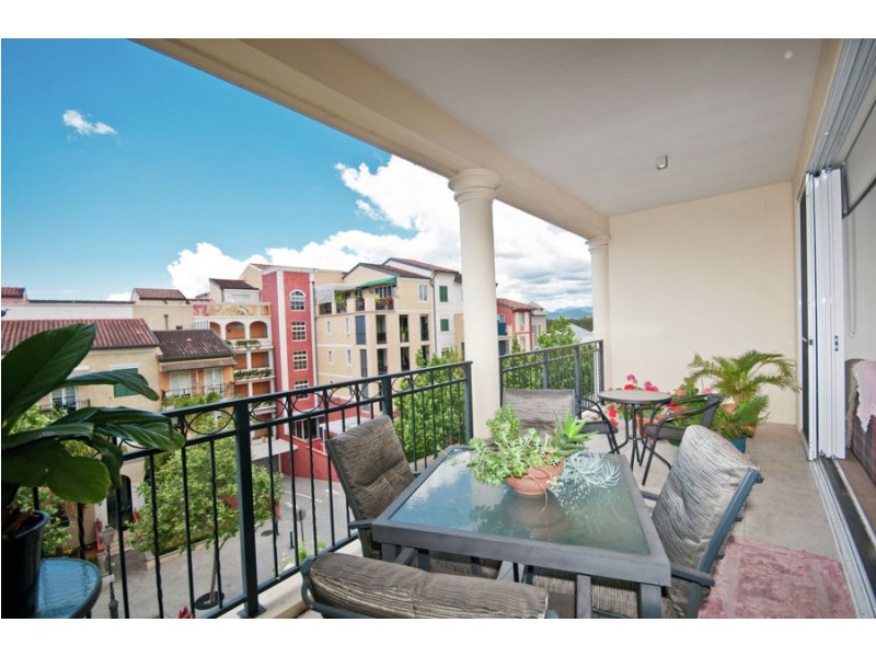 1035/ 3029 The Boulevard, Carrara QLD 4211